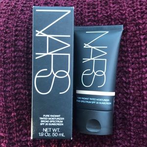 NARS TINTED MOISTURIZER